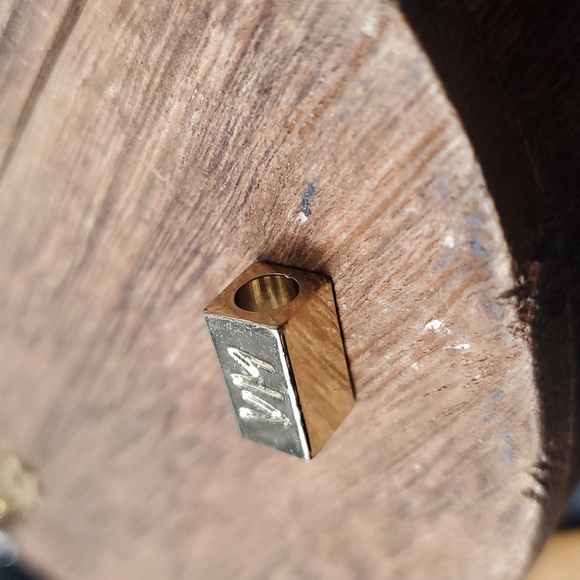 P279 Vanessa Mooney Pendant Charm - Picture 2 of 2